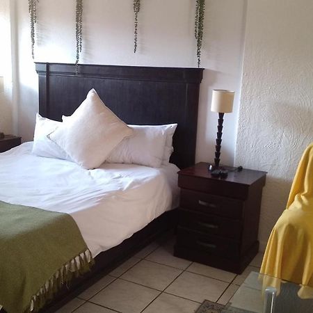 Self-Catering 1Bedr Cottage In Sandton With Free Wifi Johannesburg Eksteriør billede