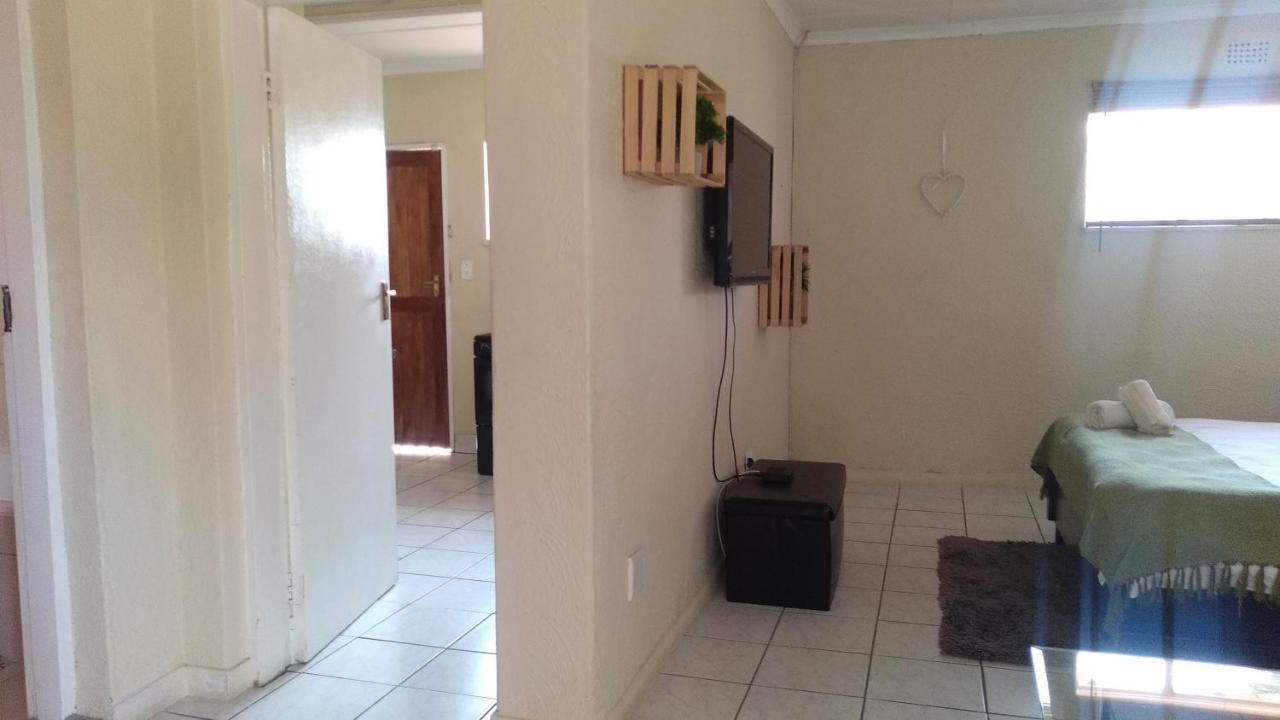 Self-Catering 1Bedr Cottage In Sandton With Free Wifi Johannesburg Eksteriør billede