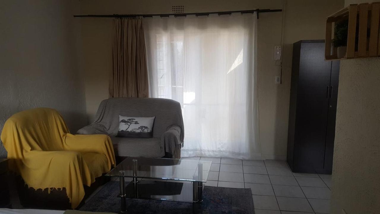 Self-Catering 1Bedr Cottage In Sandton With Free Wifi Johannesburg Eksteriør billede